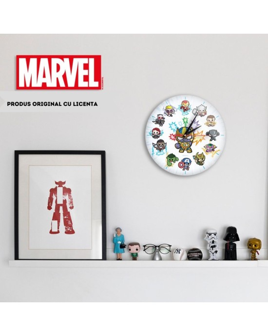 Ceas de Perete Marvel Avengers Multicolor din Sticla, Decorat cu Super Eroi in Stil Chibi, Ideal pentru Copii si Fanii Marvel.