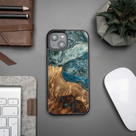 Husa BeWood Lemn Natural si Rasina, Unicat, Iphone 15 -Planete- Pamant Husa BeWood Lemn Natural si Rasina, Unicat, Iphone 15 -Planete- Pamant