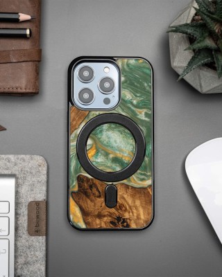 Husa BeWood Lemn Natural si Rasina, Unicat, Iphone 15 Pro - 4 Elemente - Apa