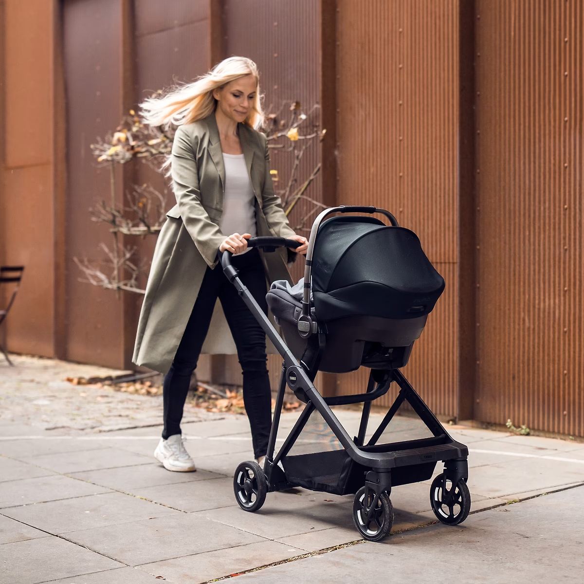 Carucior Thule Shine Black - 5 | YEO