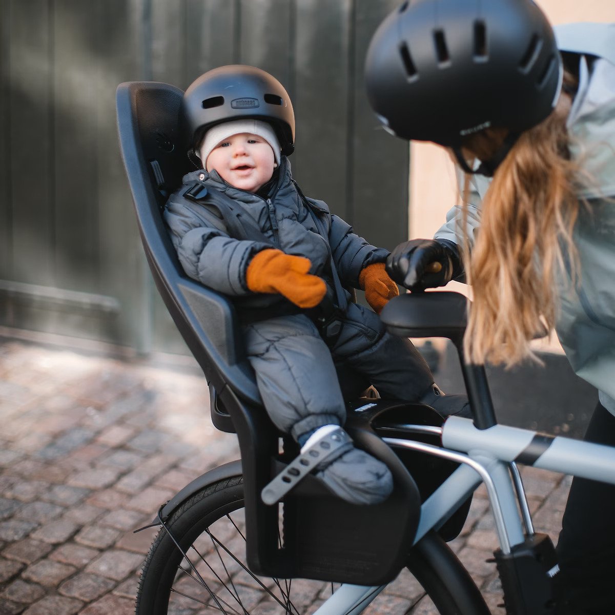 Scaun pentru copii, cu montare pe bicicleta in spate - Thule Yepp 2 Maxi Frame mounted, Midnight Black
